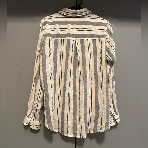 ❤️Lucky Brand - White and Gray Casual Button Down Shirt (Size M) - Picture 9 of 12